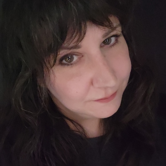 Meet your Posher, Elizabeth - Picture 3 of 9